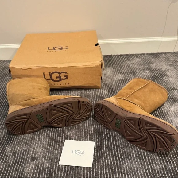 UGG unisex Chestnut Sheepskin Boots - Picture 3 of 10